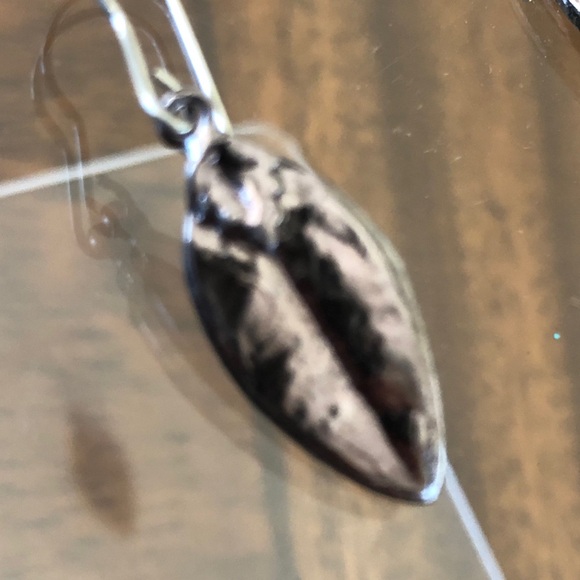 NWOT gunmetal shiny silver antique french wire  leaf earrings - Picture 7 of 10